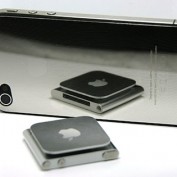 [Màj] Concours spécial Noël: façade arrière miroir rainurée pour iPhone 4 et façade arrière métallique pour iPhone 4S à gagner!