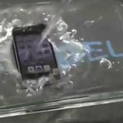 CES 2012 : comment rendre son iPhone waterproof sans housse ni étui