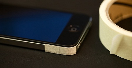 iPhone 4 avec scotch pour l'antenne