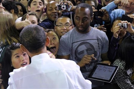 Obama-Signing-iPad-Photo.jpg