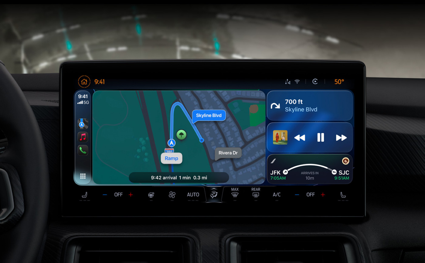 Apple va autoriser les chabots IA vocaux sur CarPlay, en plus de Siri